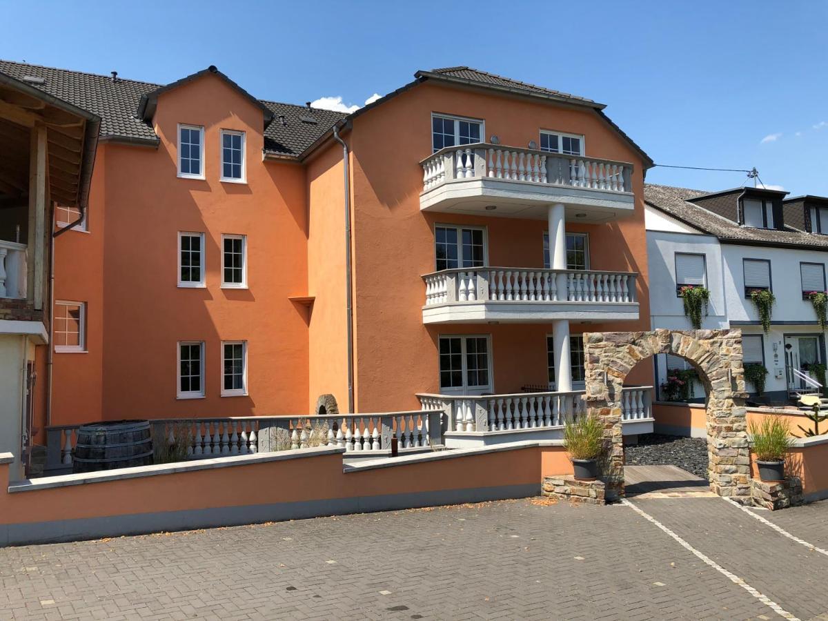 Hotel & Restaurant Bruehler Hof Wintrich Exterior foto